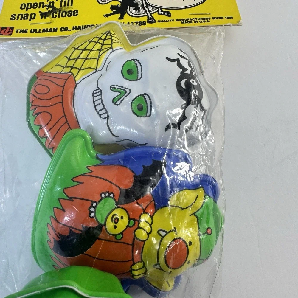 VINTAGE Ullman Co.‎ Halloween Fillable Plastic Party Favors Ghost Skeleton